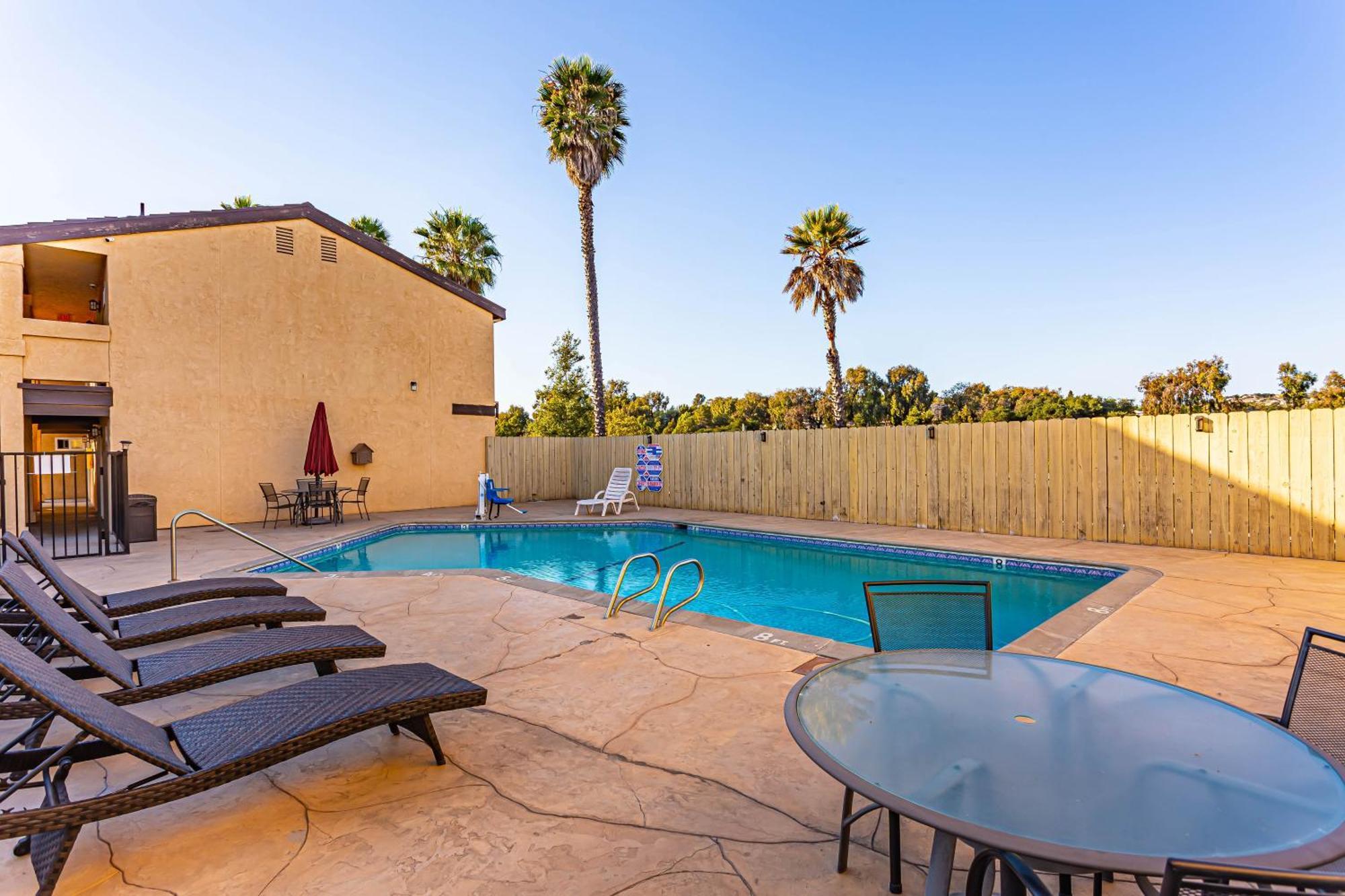 Hotel Aloha Arroyo Grande