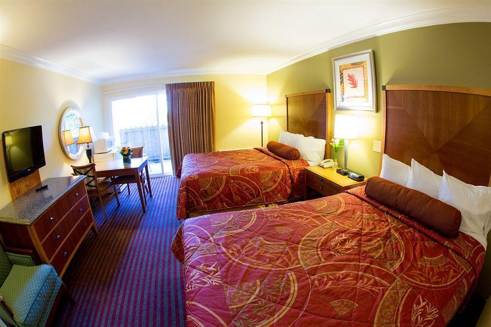 Aloha Hotel