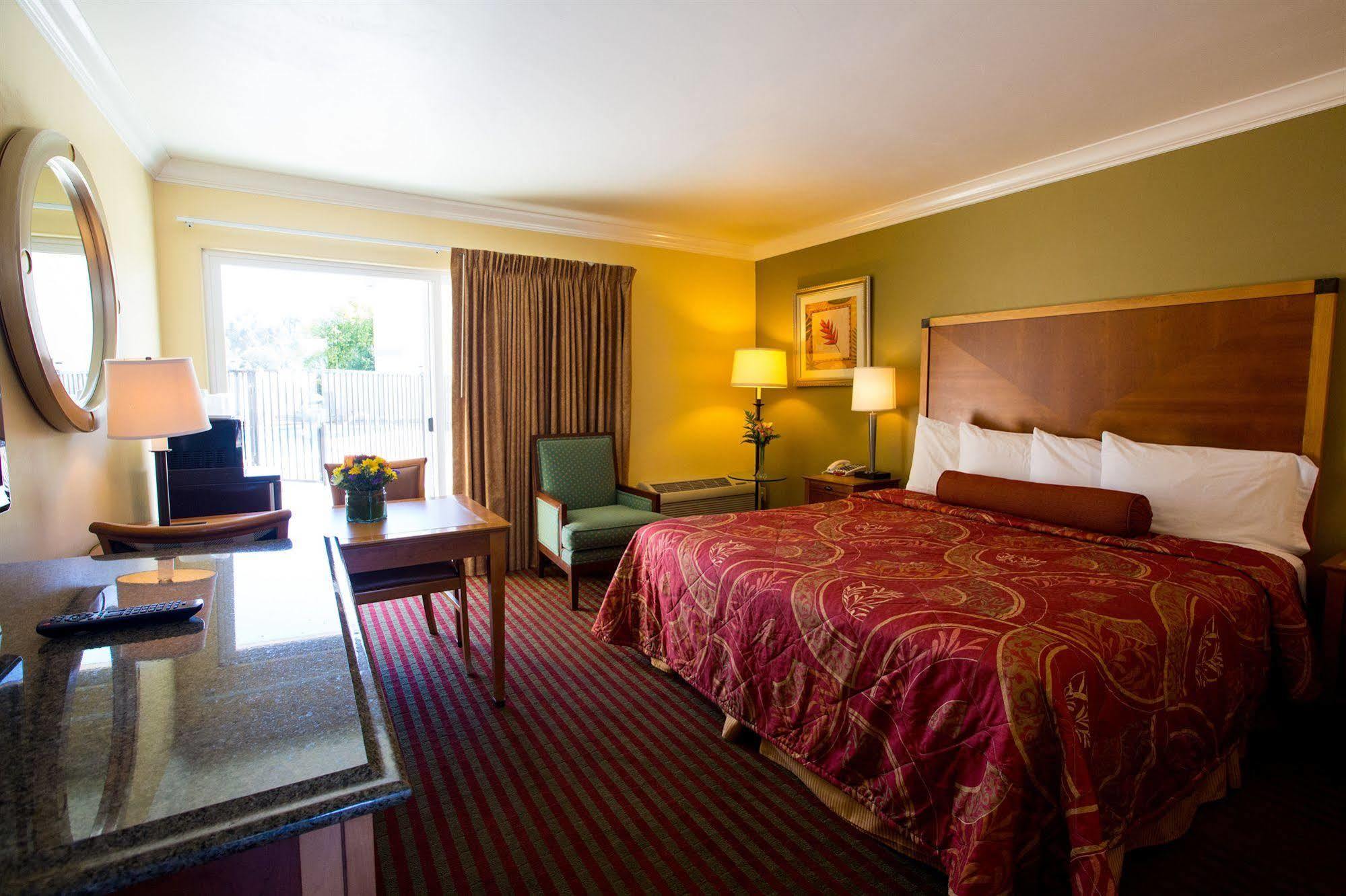 Hotel Aloha